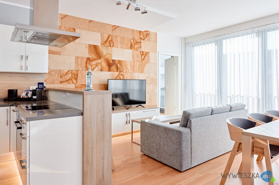 płyty z kamienia naturalnego w salonie