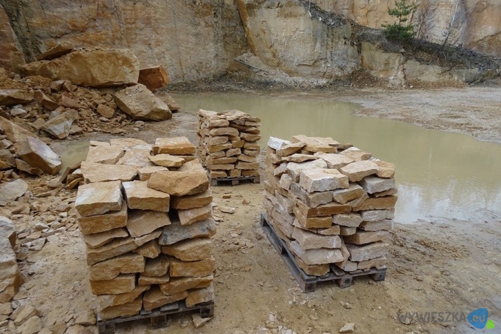 płaski kamień do aranżacji ogródka